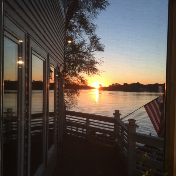 Anyone near the Nashville area, say HEY! Love to all! 
Happy Poshing! - Picture 4 of 8